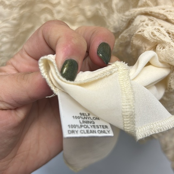 Sady & Lu Off the shoulder cream lace top - Picture 6 of 6